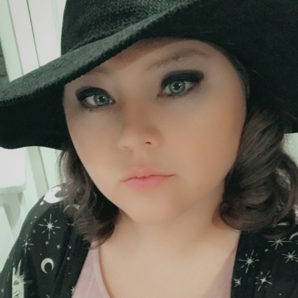 MEET THE POSHER - Picture 6 of 8